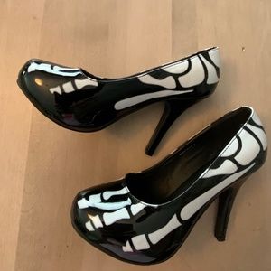 Spirit Black and White Skeleton Print Patent Heels